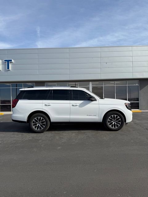 Used 2025 Ford Expedition Platinum image 1