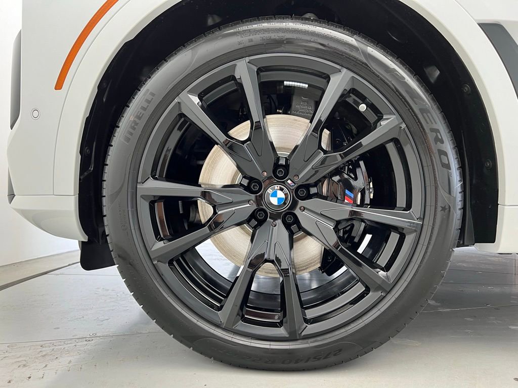 New 2026 BMW X7 M60i image 24