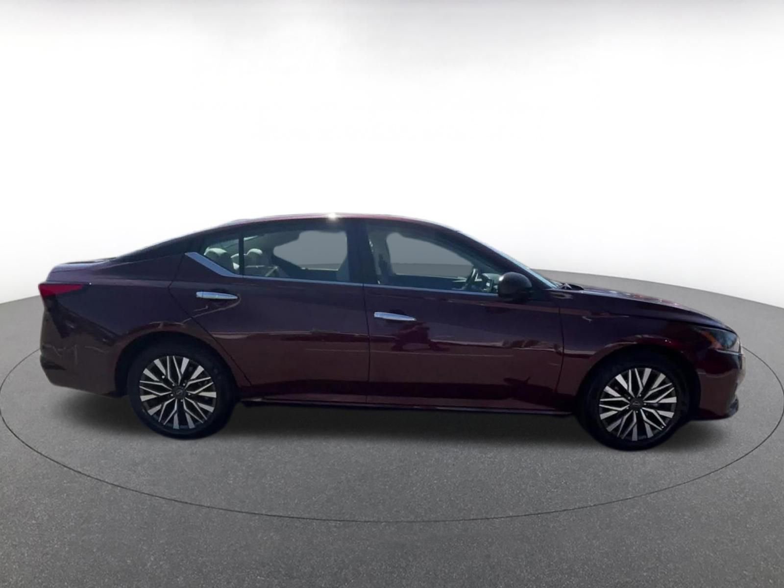 Used 2025 Nissan Altima 2.5 SV FWD image 16
