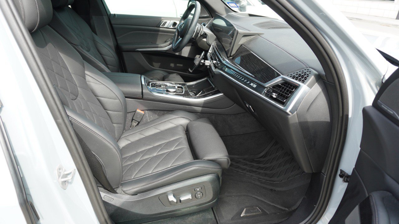 Used 2025 BMW X5 sDrive40i w/ M Sport Package RWD image 10