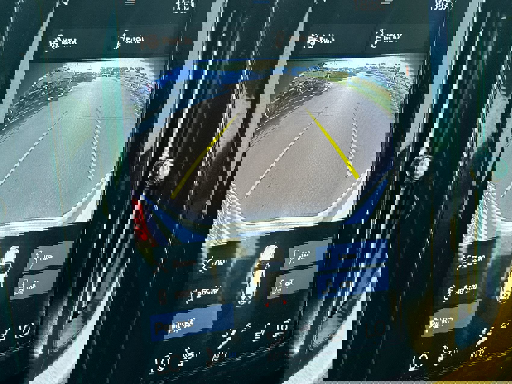 Used 2020 Volvo XC60 T6 Inscription w/ Protection Package Premier image 14