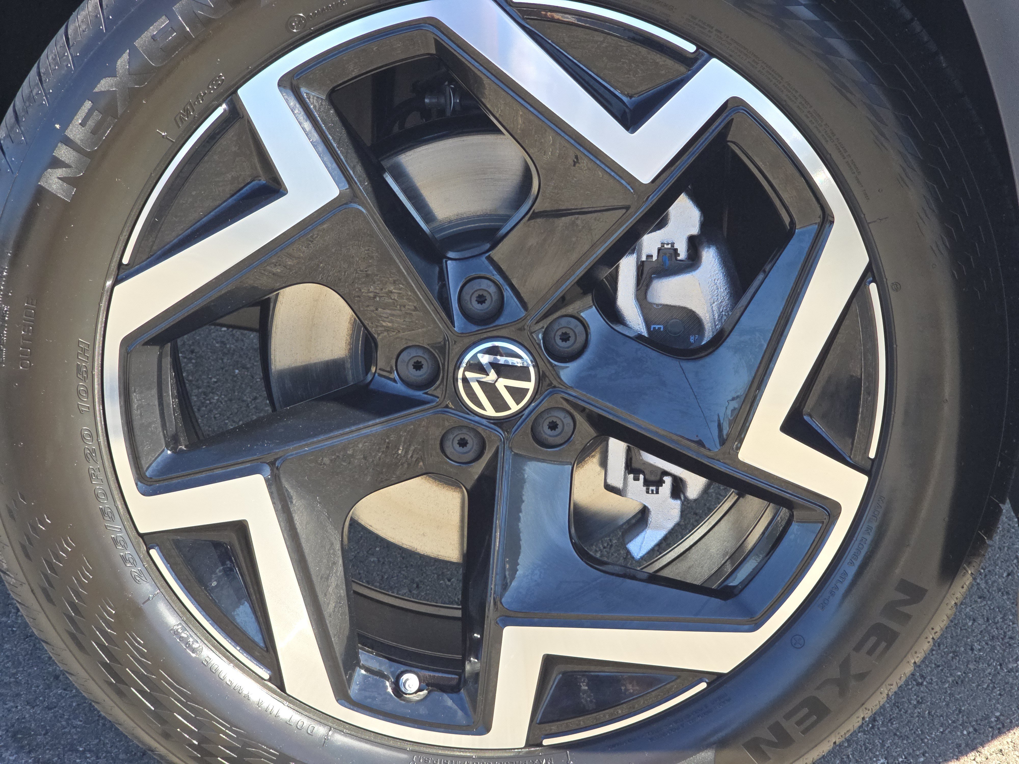 New 2027 Volkswagen Atlas SEL R-Line AWD/4WD image 16