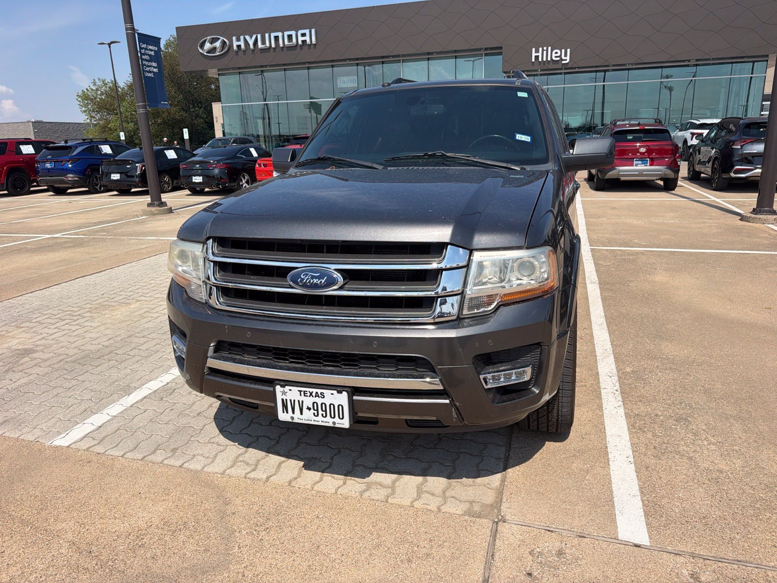 Used 2017 Ford Expedition EL Limited w/ Equipment Group 301A RWD image 2