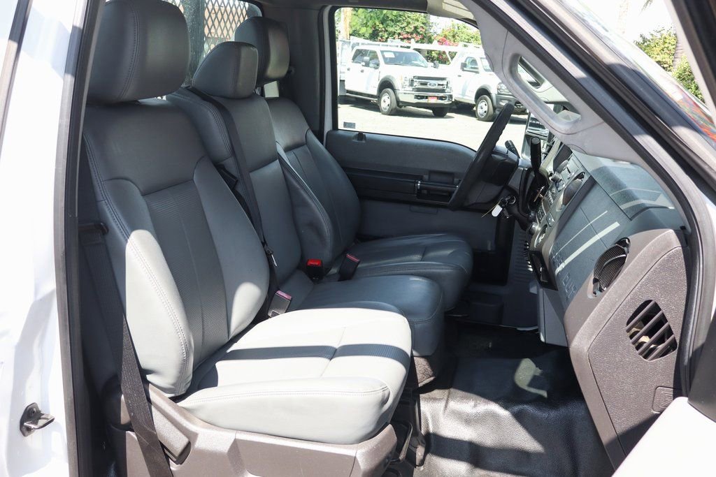 Used 2015 Ford F550 2WD Regular Cab Super Duty image 34