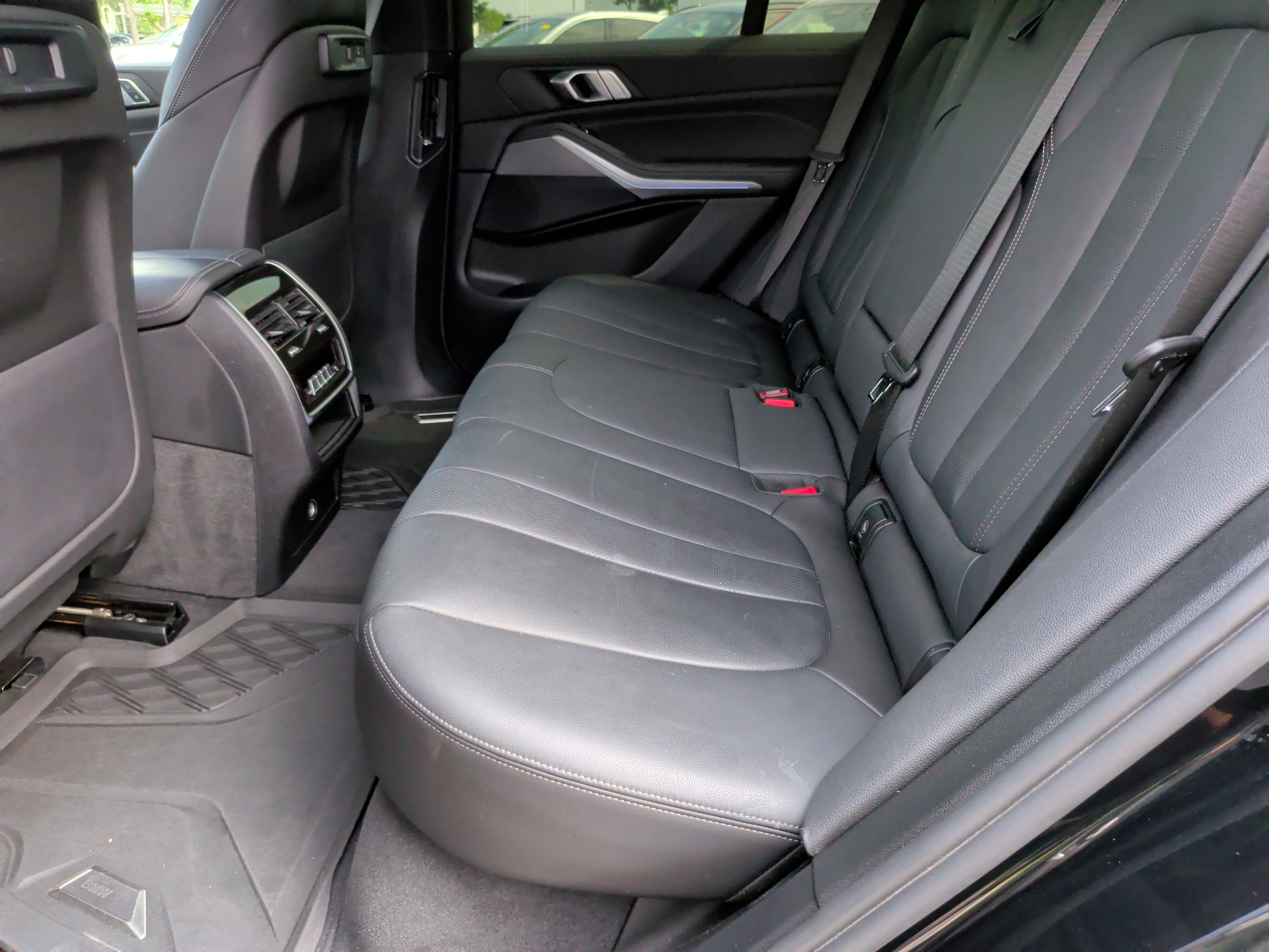 Used 2022 BMW X5 xDrive40i w/ M Sport Package AWD/4WD image 38