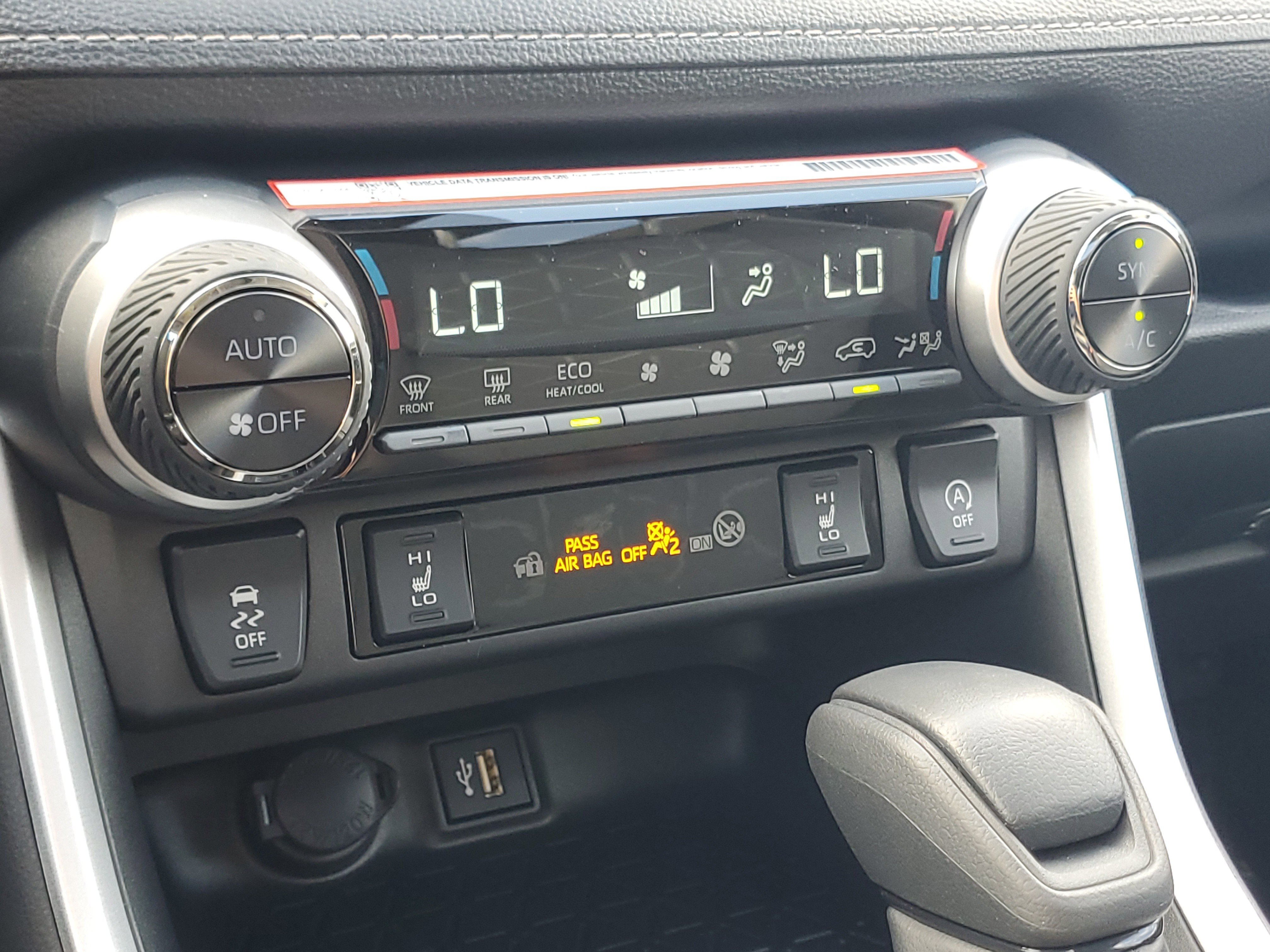 Used 2025 Toyota RAV4 XLE image 31