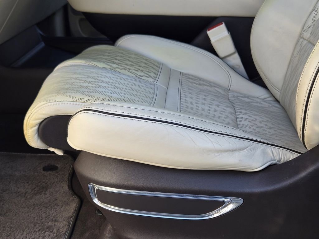 Used 2020 Lincoln Navigator Black Label w/ Cargo Convenience Package image 27