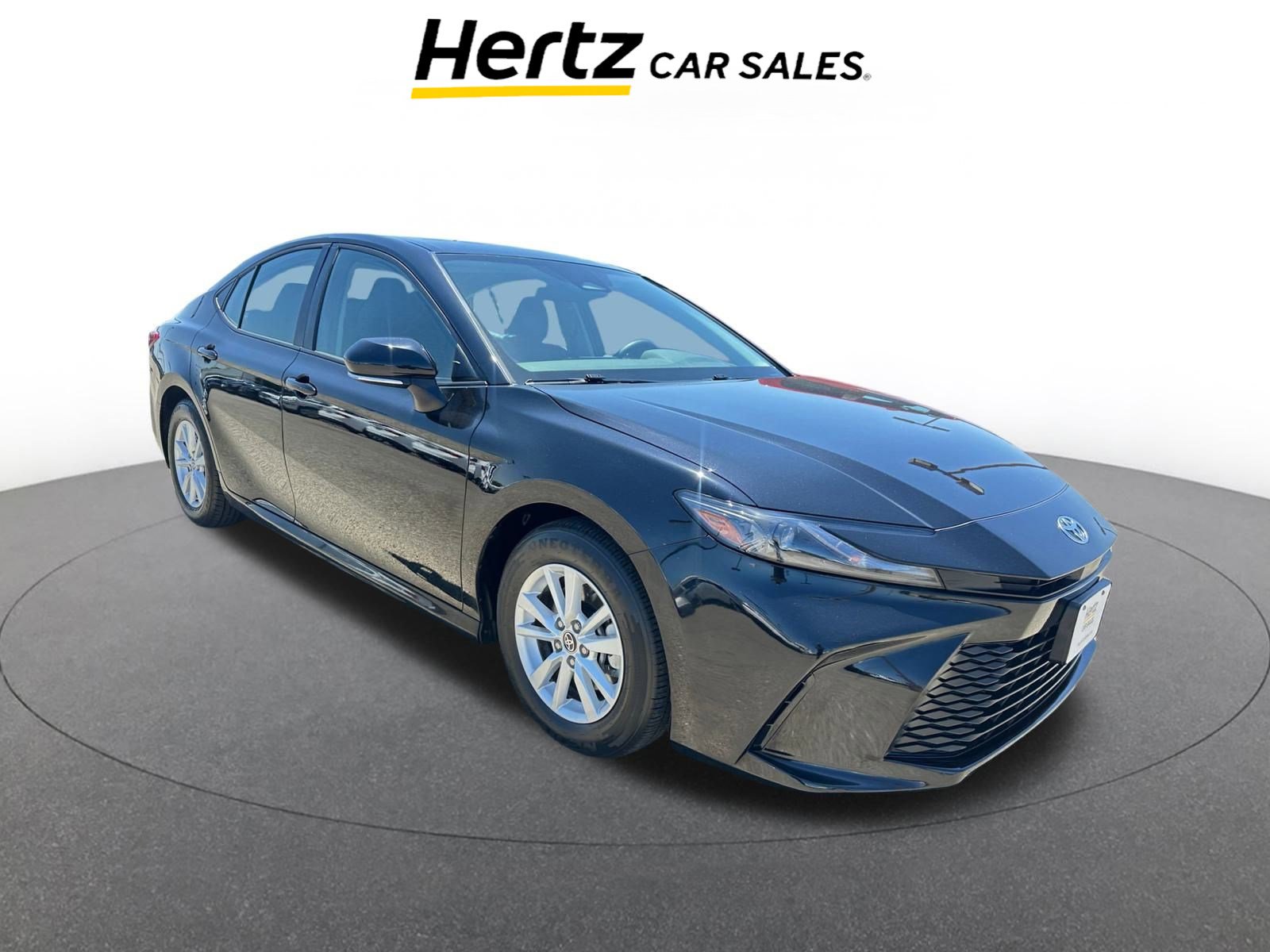 Used 2025 Toyota Camry LE image 1