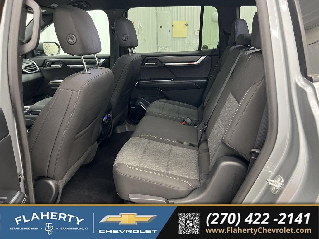 Used 2025 GMC Acadia Elevation AWD/4WD image 10