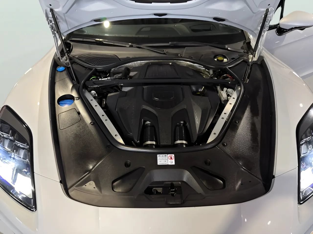 Used 2024 Porsche Panamera image 22