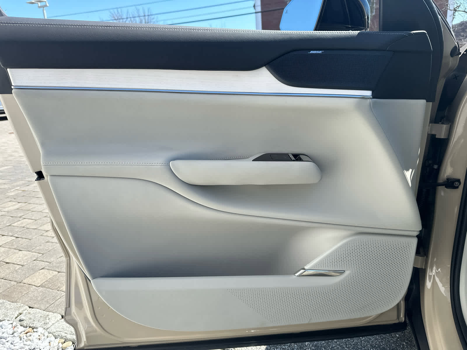 Certified 2025 Volvo EX90 Ultra w/ Protection Package Premier image 17