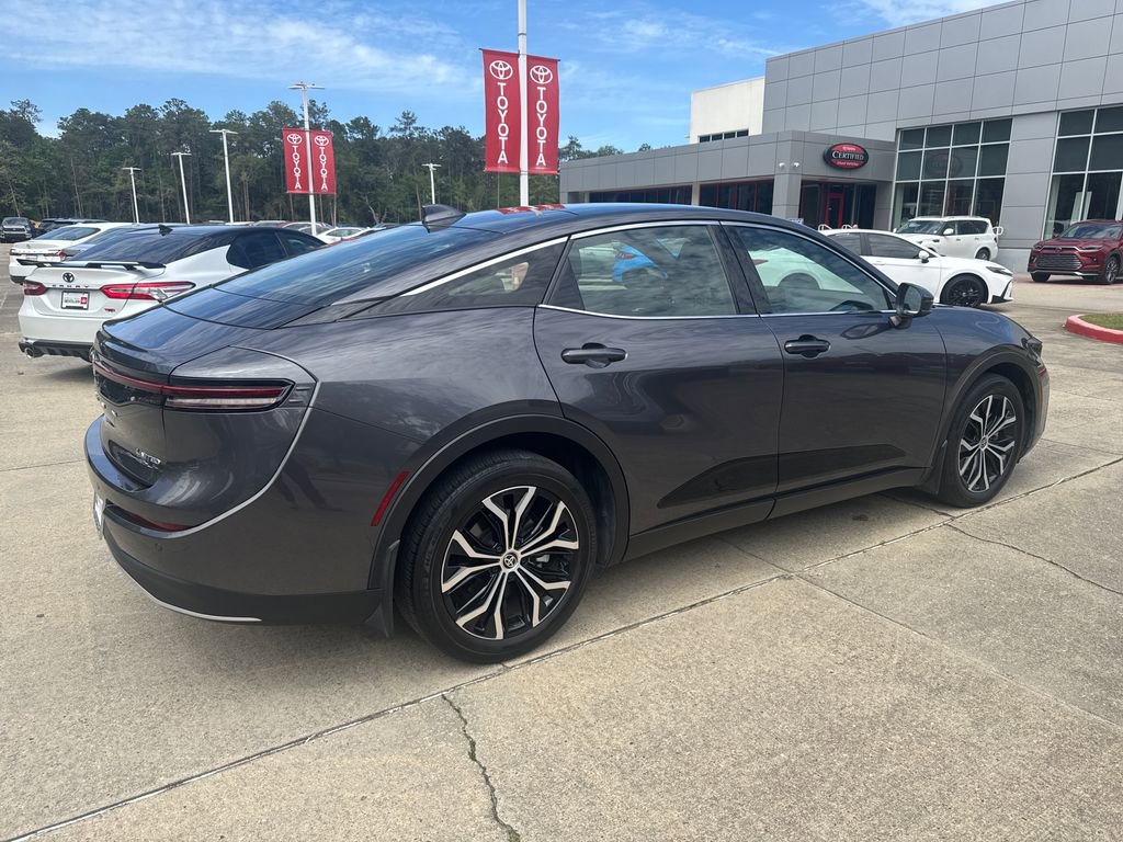 Used 2023 Toyota Crown Limited image 7