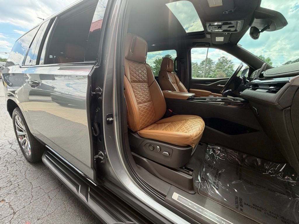 Used 2023 Cadillac Escalade ESV Sport w/ Touring Package AWD/4WD image 36