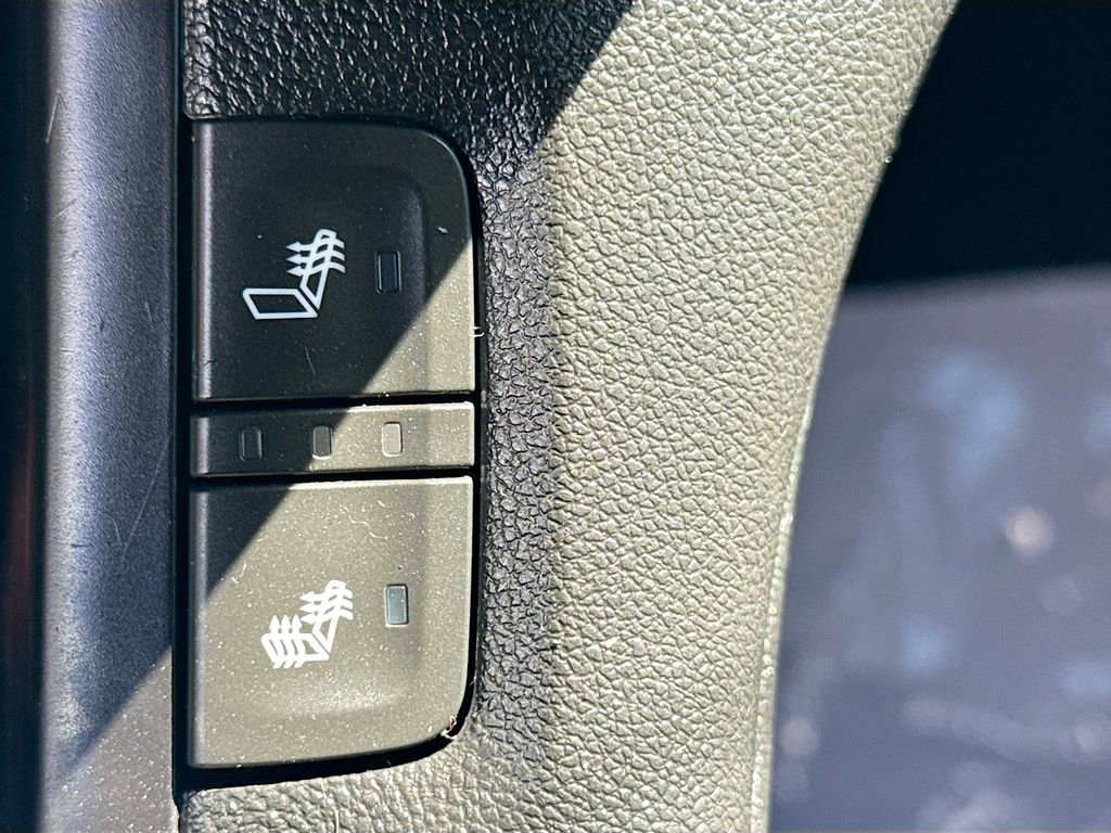 Used 2019 GMC Acadia SLE w/ LPO, Black Accent Package image 22