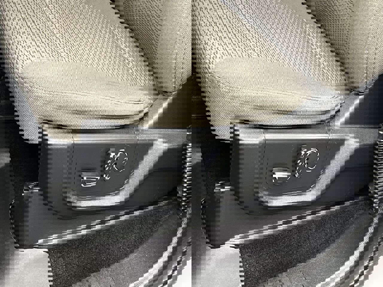 Used 2017 Ford F150 XLT w/ Equipment Group 302A Luxury image 11