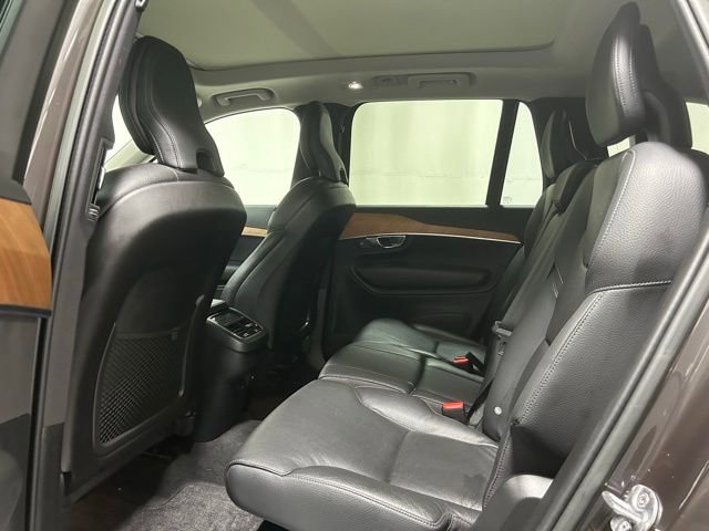 Used 2023 Volvo XC90 B6 Plus image 15