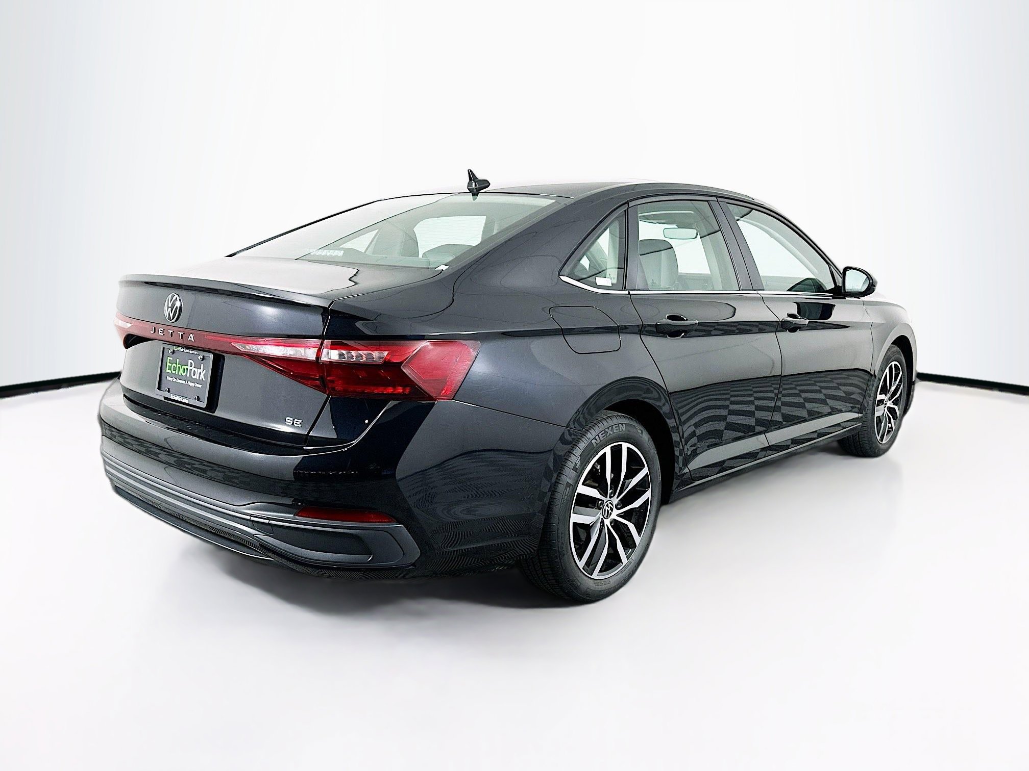 Used 2025 Volkswagen Jetta SE image 29