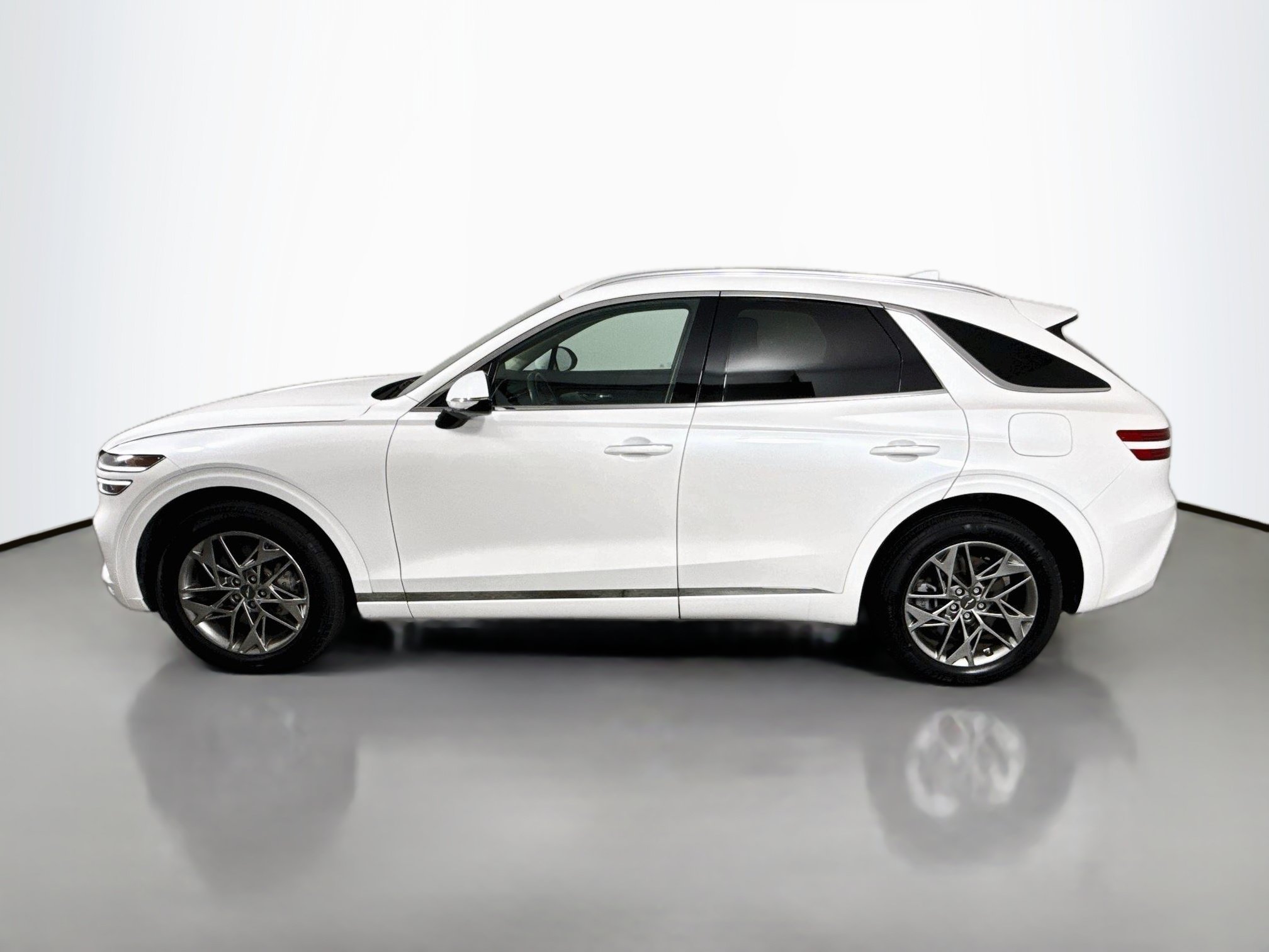 Used 2025 Genesis GV70 2.5T AWD/4WD image 4