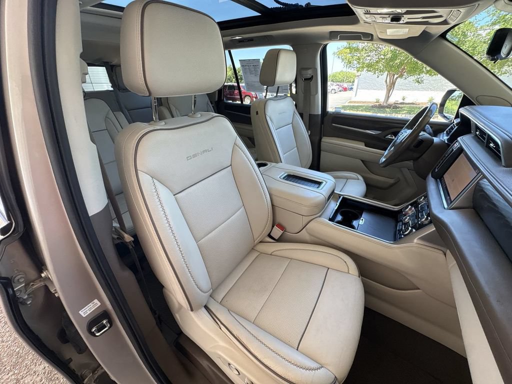 Certified 2021 GMC Yukon Denali w/ Denali Premium Package AWD/4WD image 29