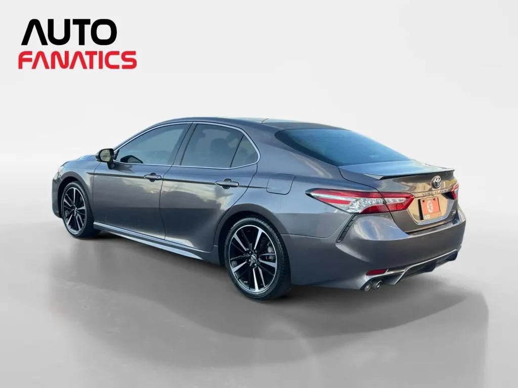 Used 2018 Toyota Camry XSE FWD image 3