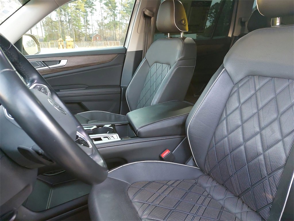 Certified 2024 Volkswagen Atlas SEL Premium R-Line image 12