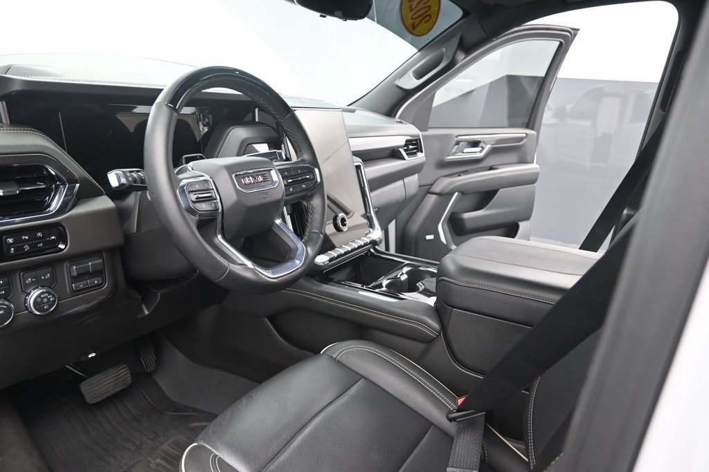 Used 2025 GMC Yukon Elevation w/ Elevation Premium Package AWD/4WD image 22