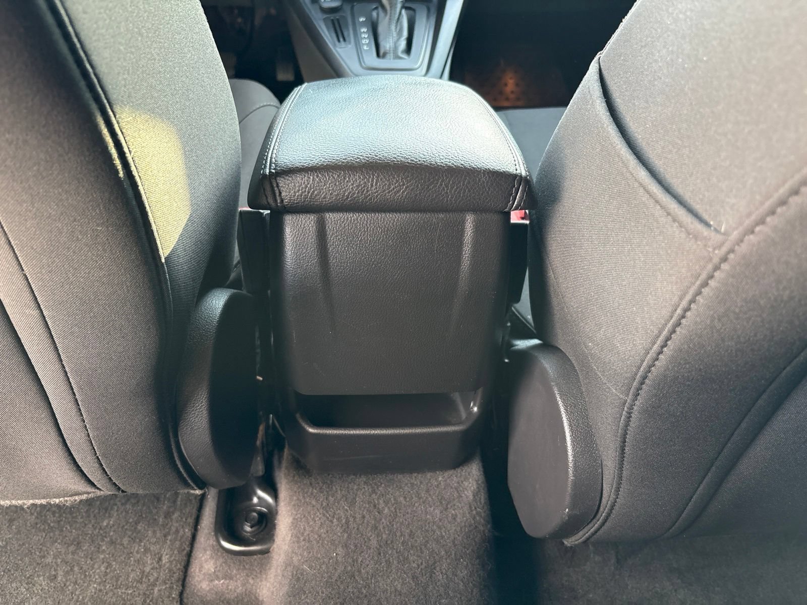 Used 2018 Ford Focus SE FWD image 13