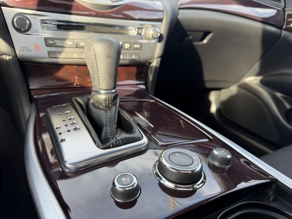 Used 2019 INFINITI Q70 Luxe w/ Proactive Package image 29