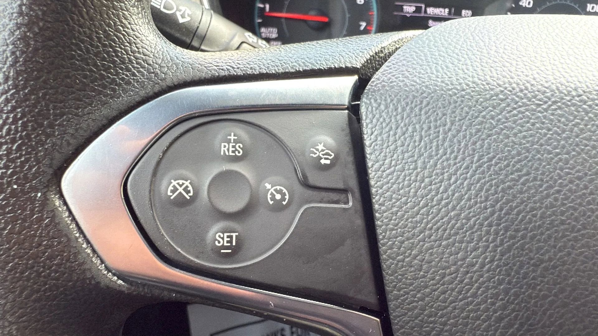 Used 2022 Chevrolet Traverse LS AWD/4WD image 12
