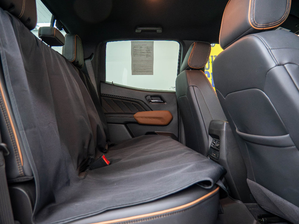 Used 2024 GMC Canyon AT4 image 15