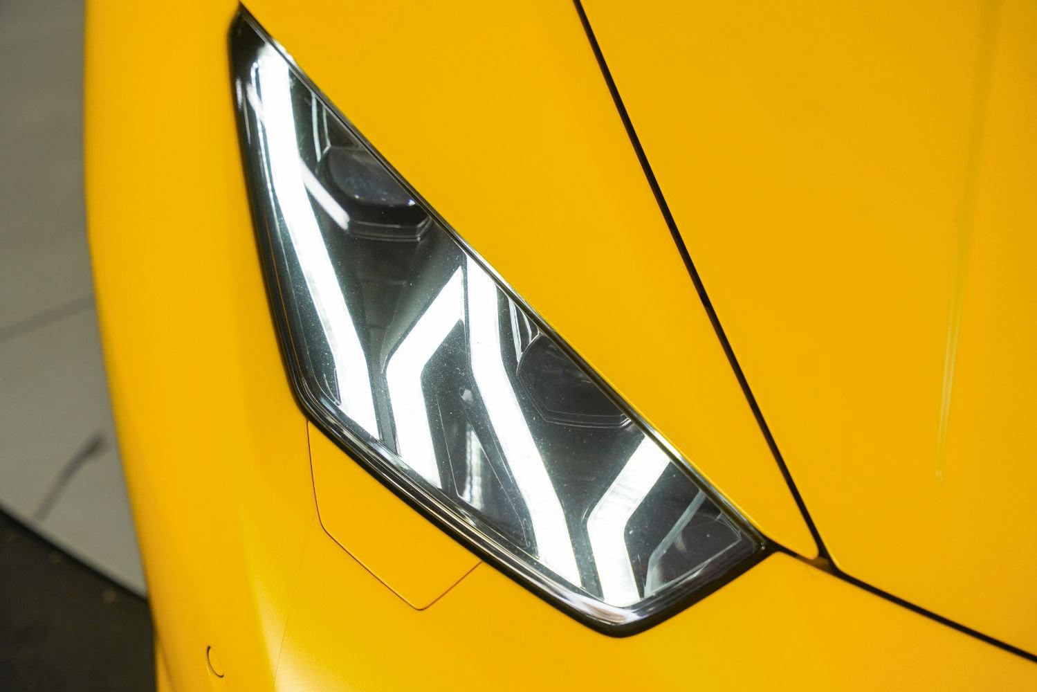 Used 2015 Lamborghini Huracan LP 610-4 AWD/4WD image 11