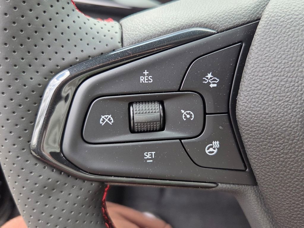 New 2026 Chevrolet Trax RS w/ Sunroof Package image 25