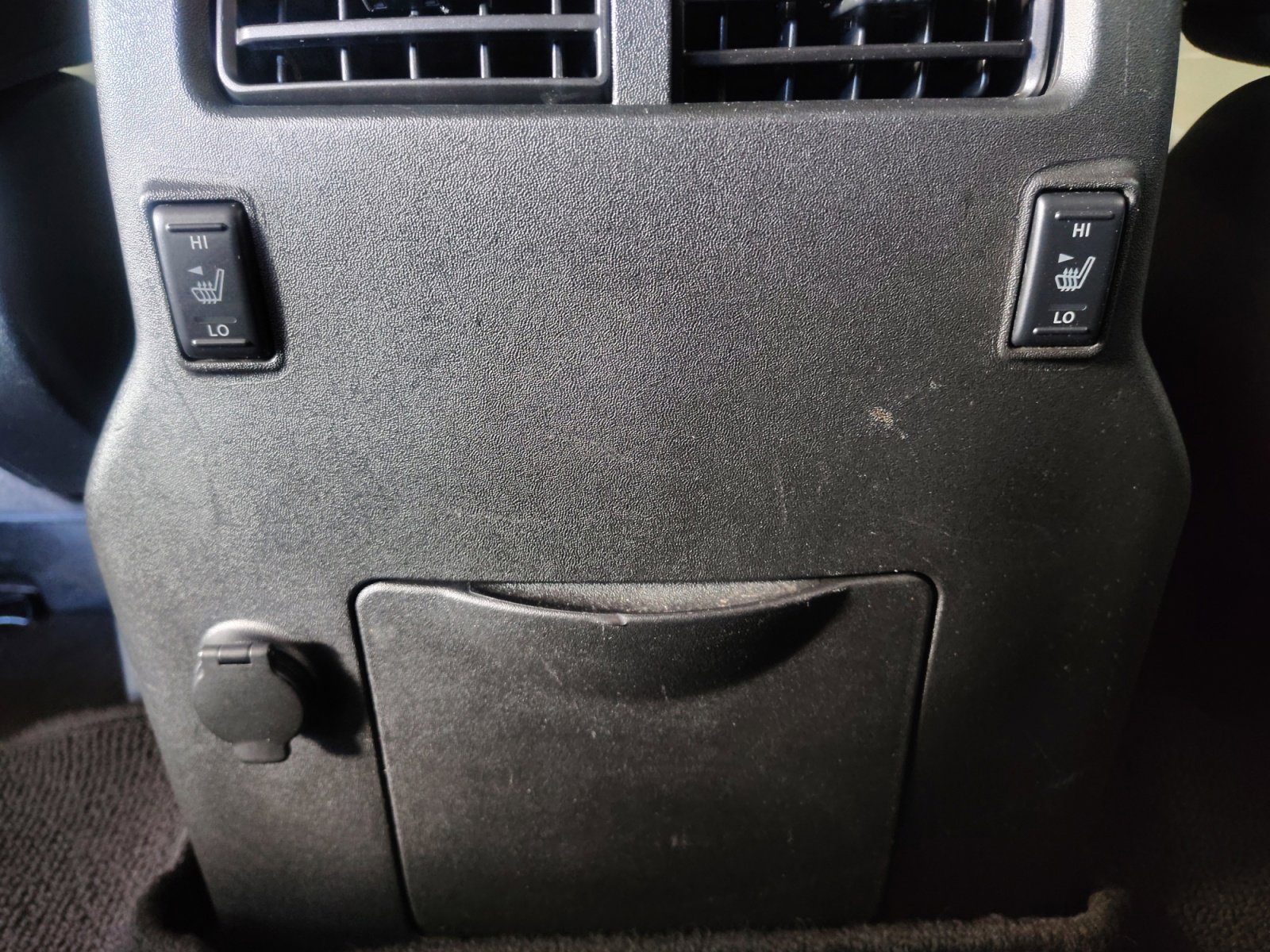 Used 2015 Nissan Armada Platinum w/ 2nd Row Captain Seat Package image 35