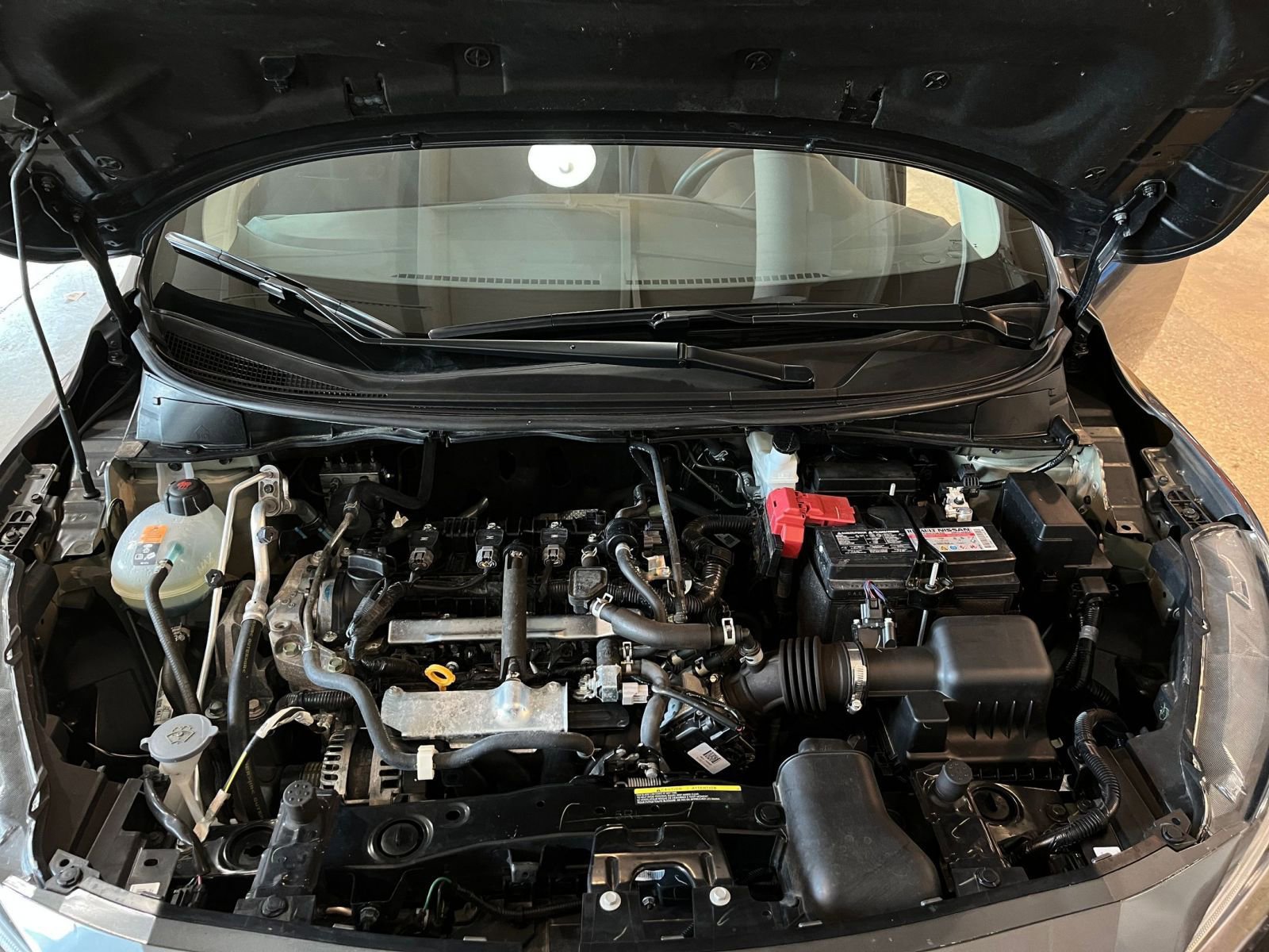 Used 2025 Nissan Versa SV image 31