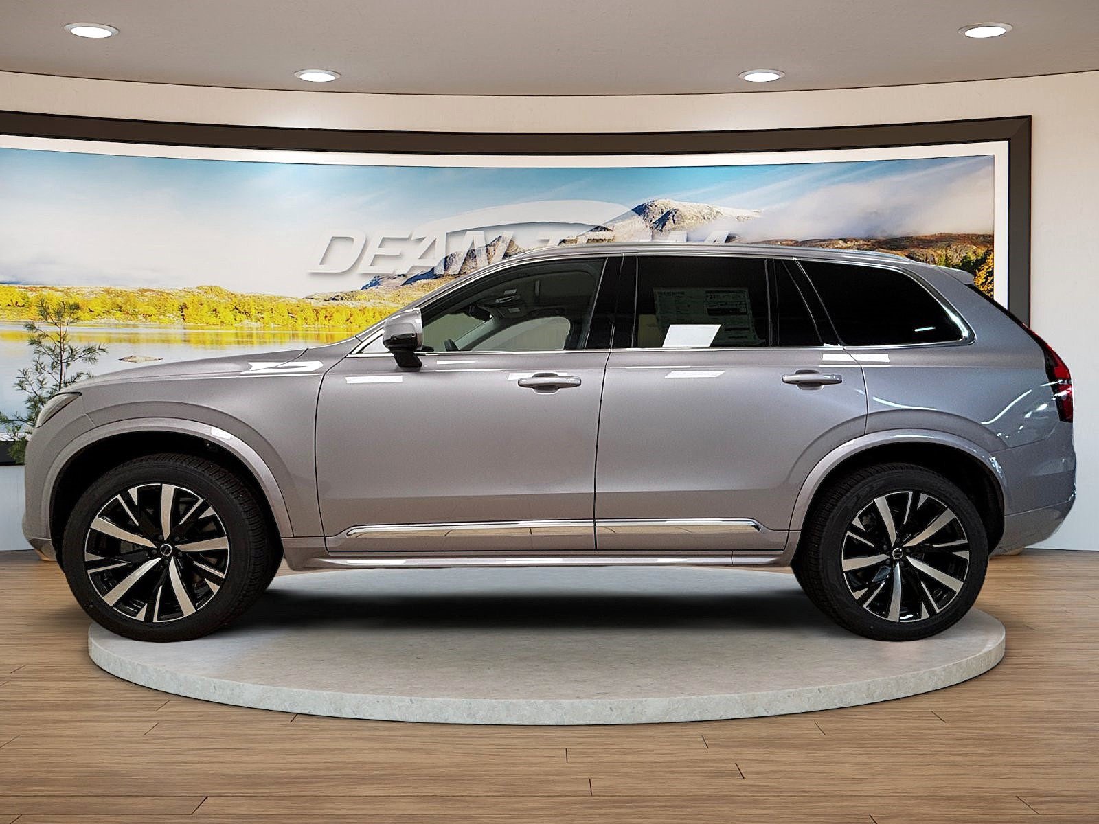 New 2026 Volvo XC90 B5 Core AWD/4WD image 9
