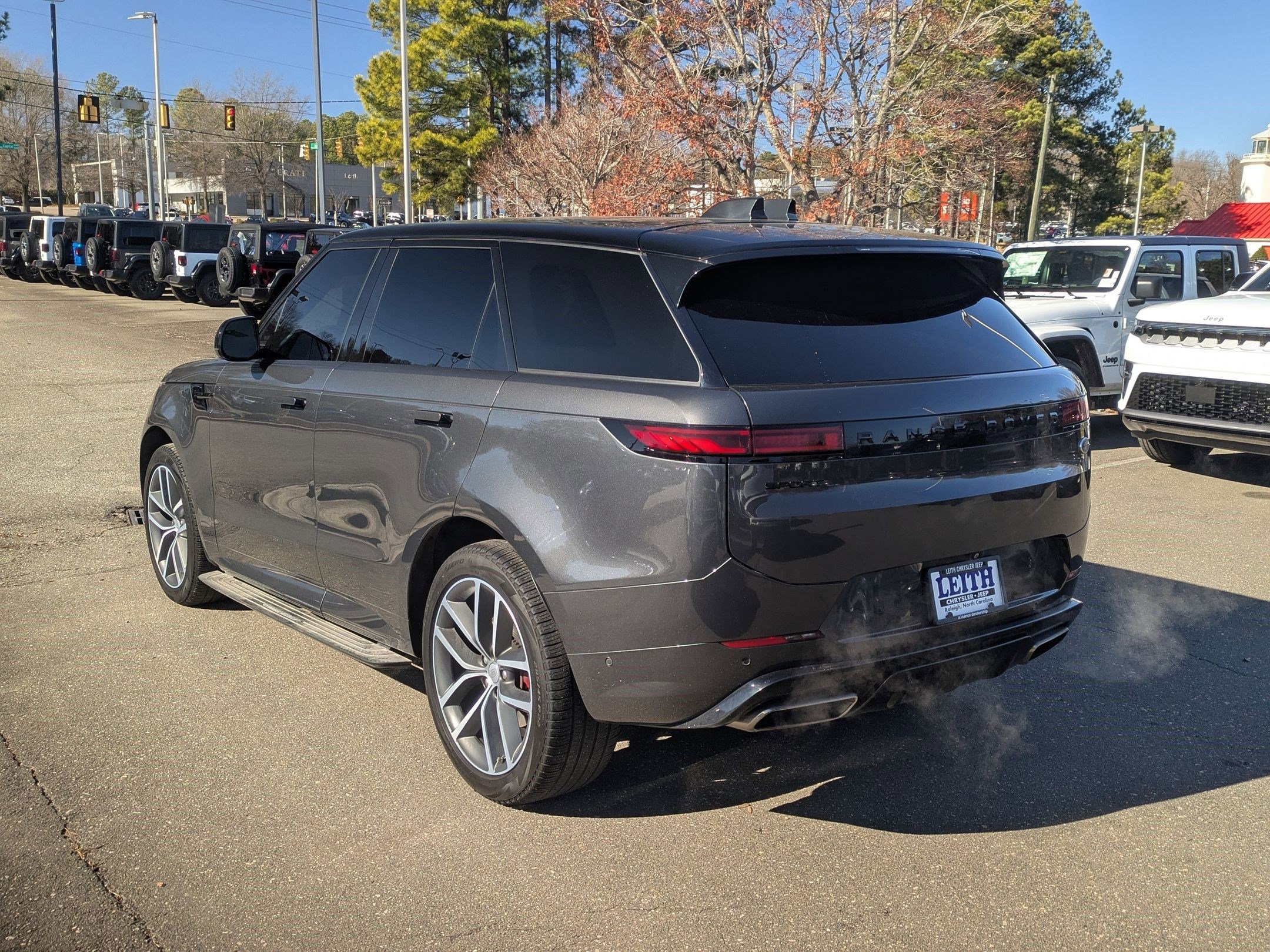 Used 2023 Land Rover Range Rover Sport SE Dynamic image 7