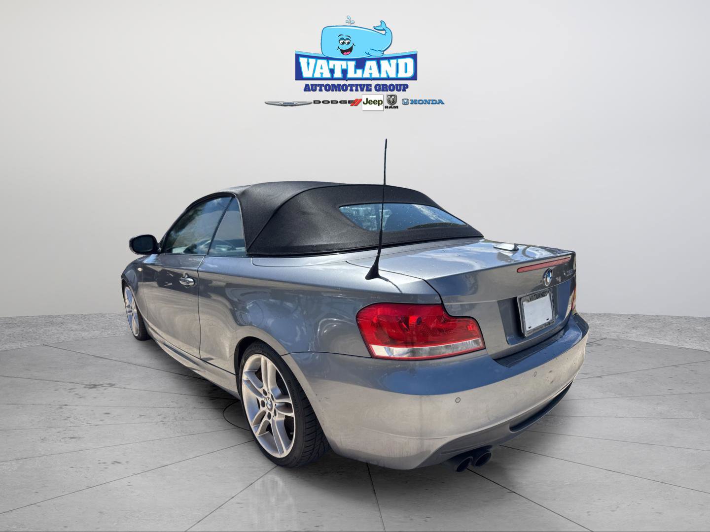 Used 2013 BMW 135i Convertible RWD image 6