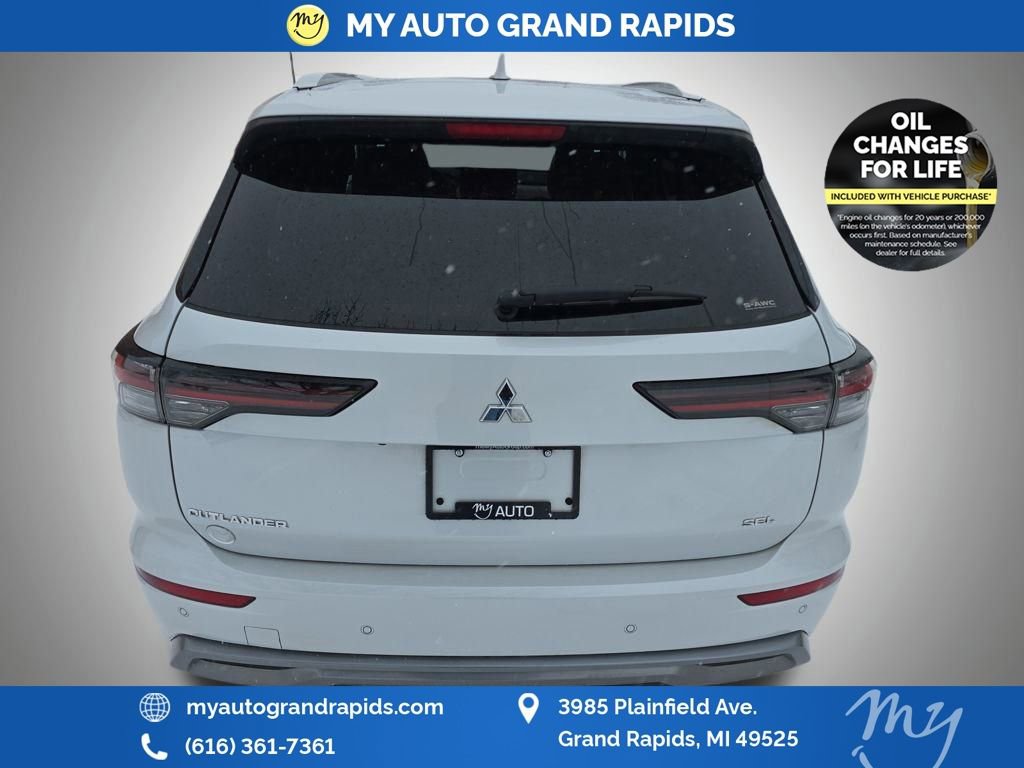 Used 2025 Mitsubishi Outlander SEL image 6