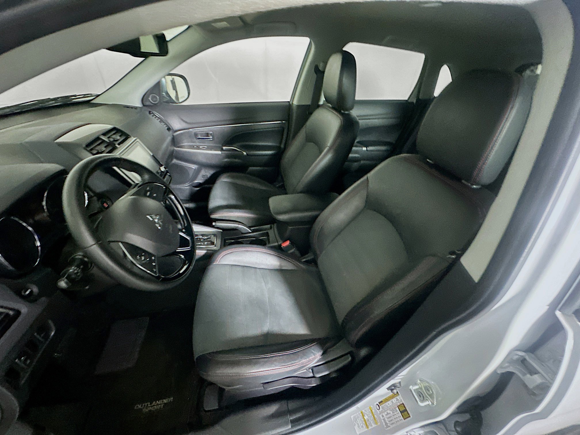 Used 2022 Mitsubishi Outlander Sport SE image 13