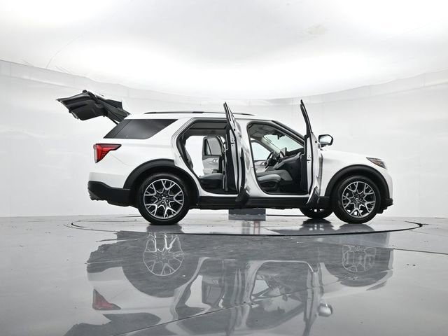 Certified 2025 Ford Explorer Platinum w/ Ultimate Package image 49