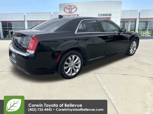 Used 2016 Chrysler 300 Limited image 5