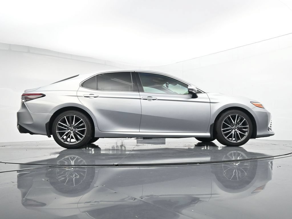Used 2022 Toyota Camry XLE FWD image 38