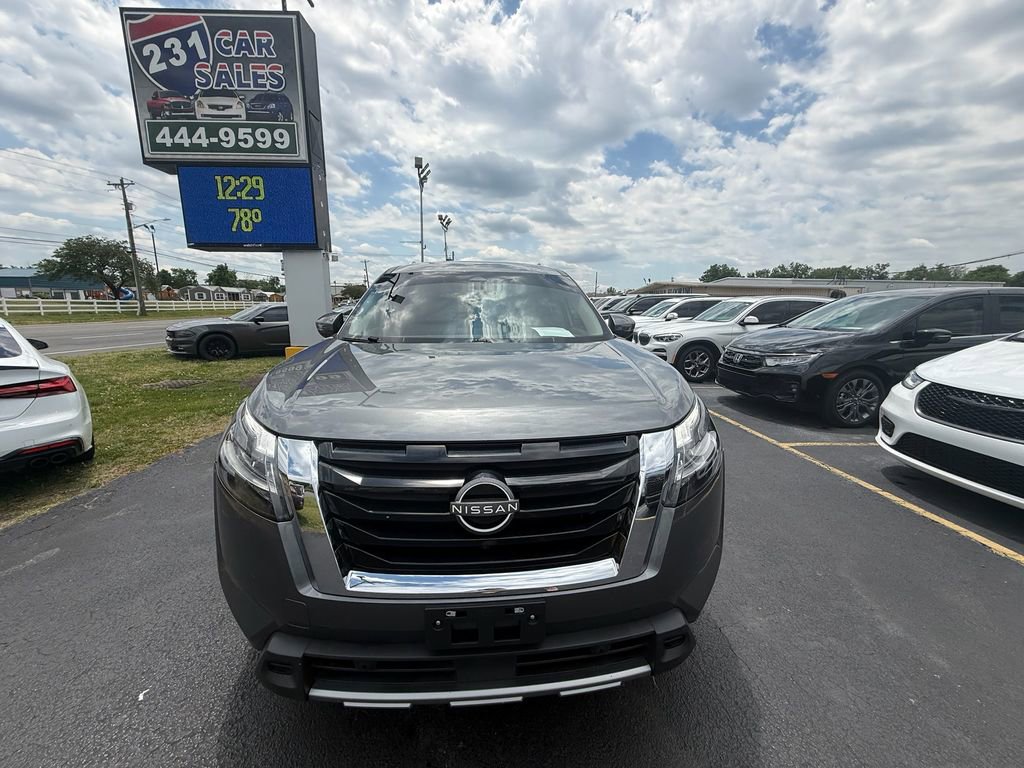 Used 2023 Nissan Pathfinder SL FWD image 9