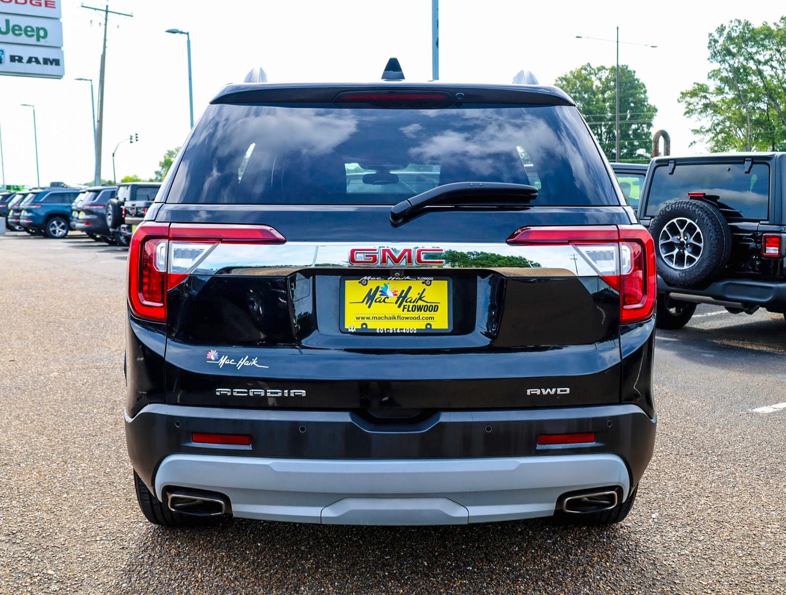 Used 2020 GMC Acadia SLT AWD/4WD image 6