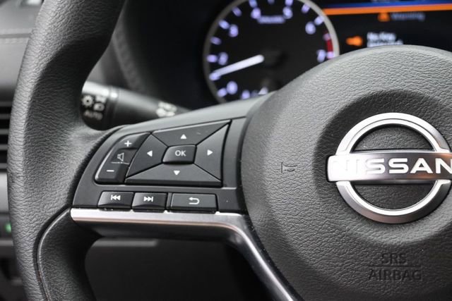 Used 2025 Nissan Sentra SV FWD image 15