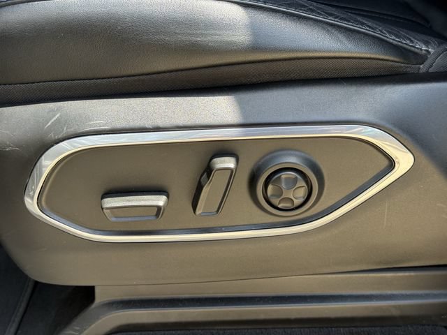 Used 2024 Jeep Wagoneer L Series II RWD image 26