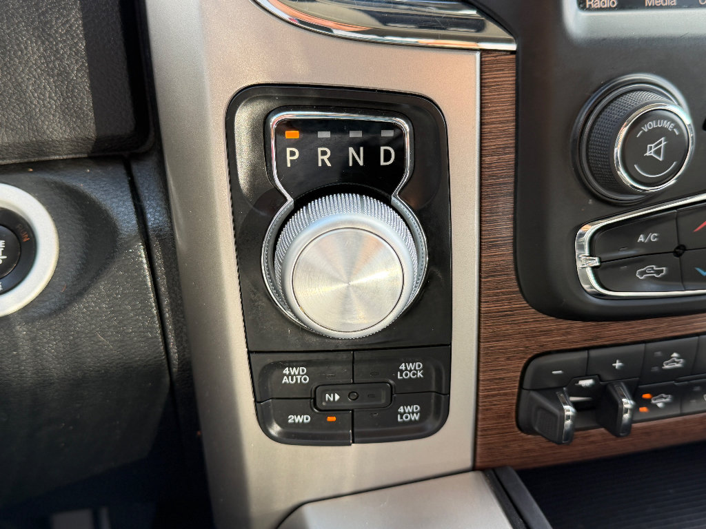 Used 2017 RAM 1500 Laramie w/ Convenience Group AWD/4WD image 6