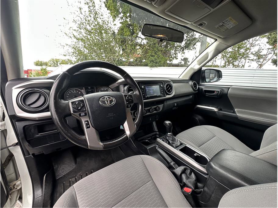 Used 2016 Toyota Tacoma SR5 AWD/4WD image 14