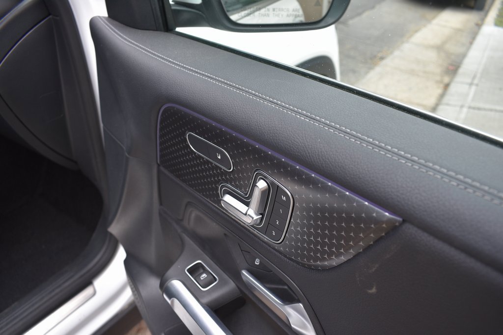 Used 2024 Mercedes-Benz GLB 250 image 22