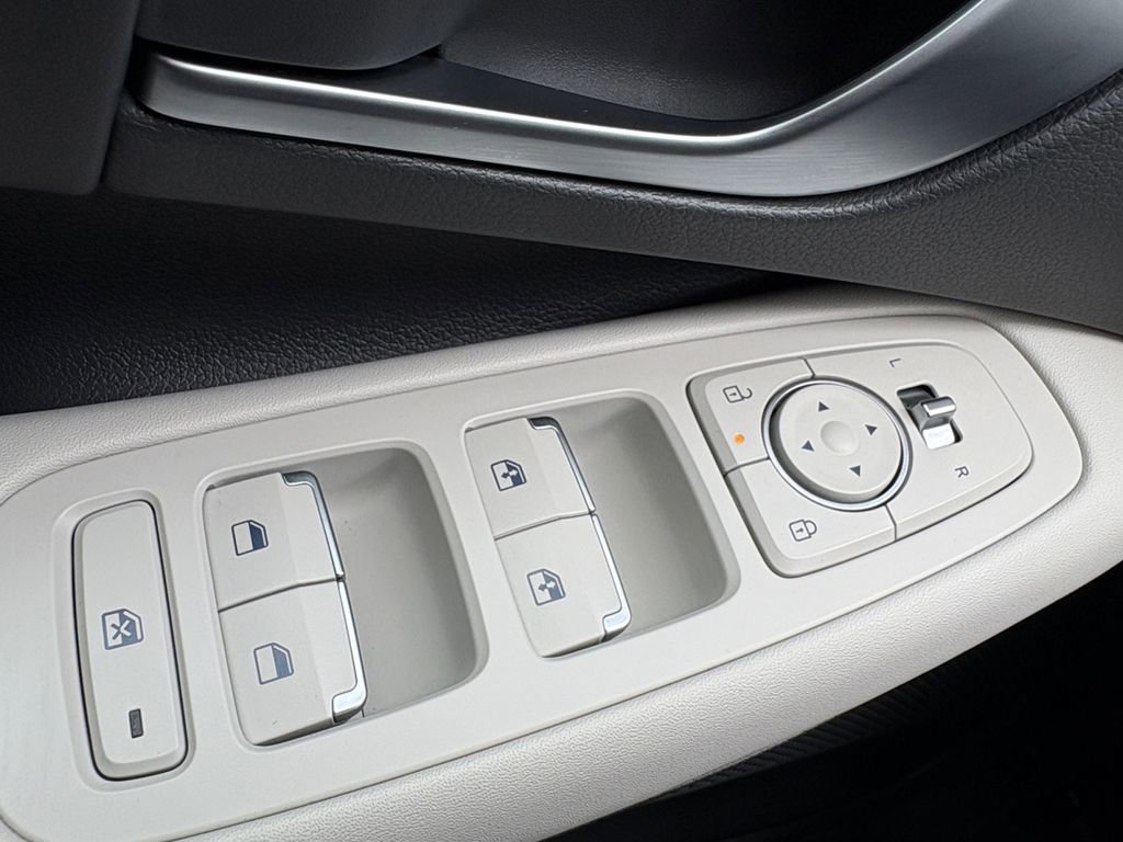 New 2024 Hyundai Sonata SEL image 12